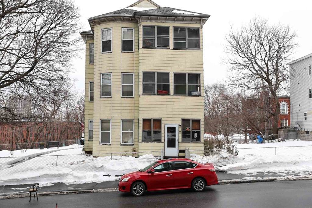 13 Waverly St - Photo 1