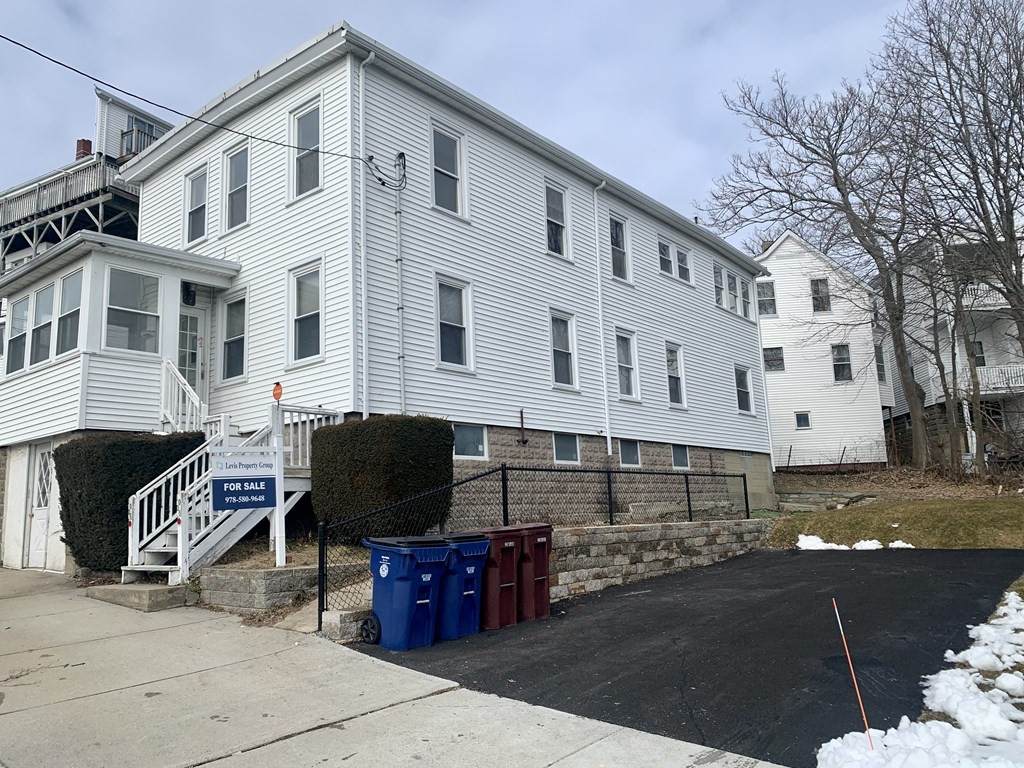 1008 Winthrop Ave - Photo 1