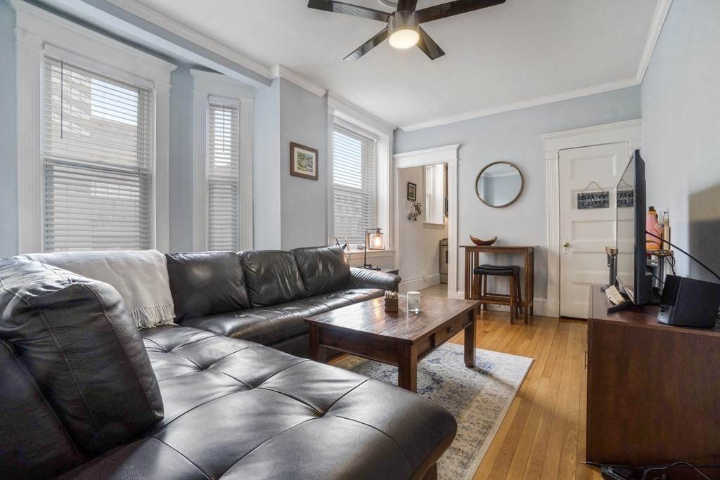 8 Garrison St - Photo 1
