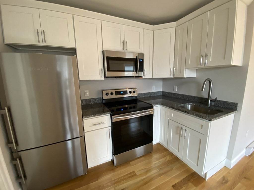 85 Germain - Photo 1