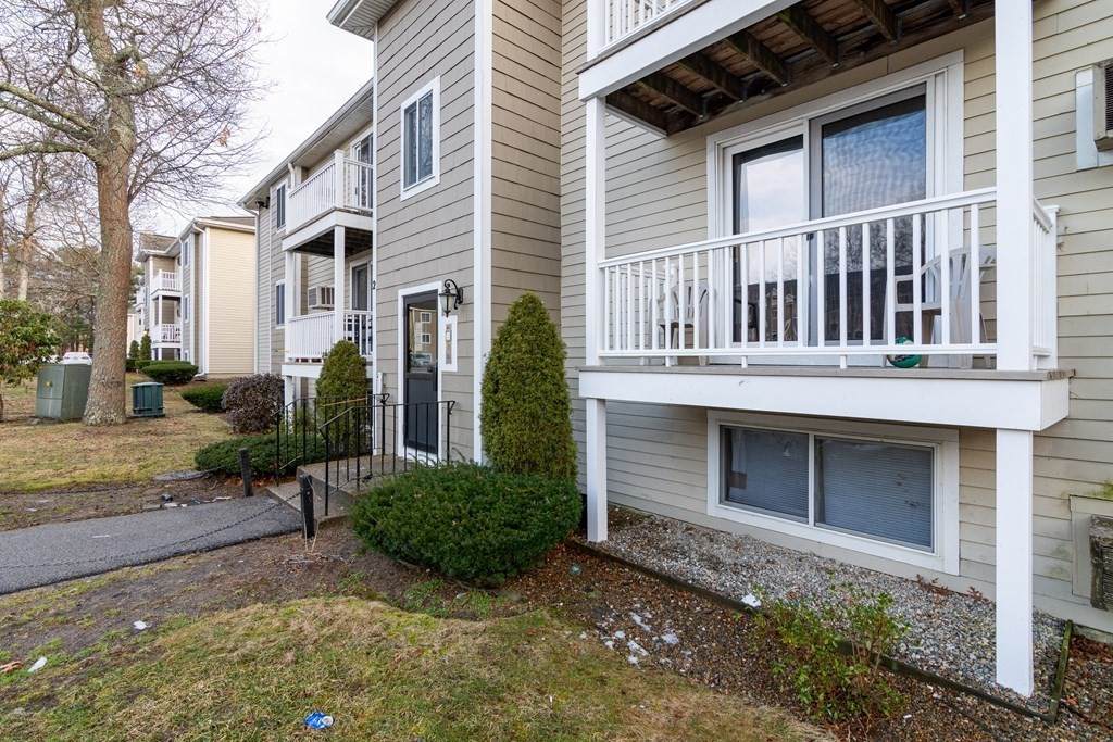 451 School St - Photo 1