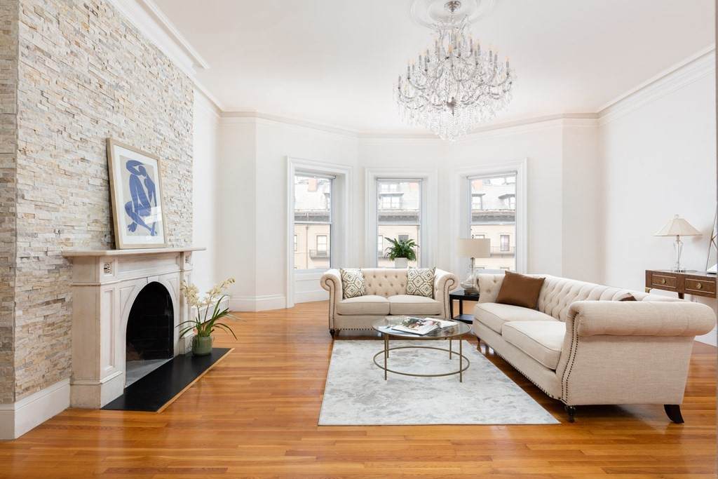 121 Beacon - Photo 1