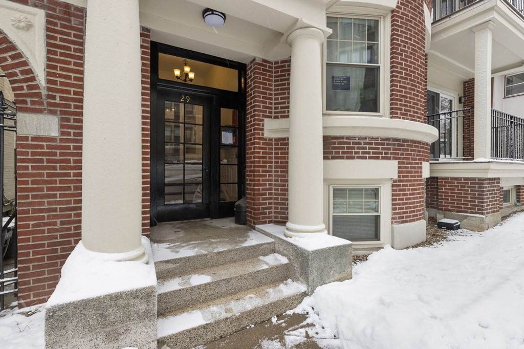 29 Commonwealth Terrace - Photo 1