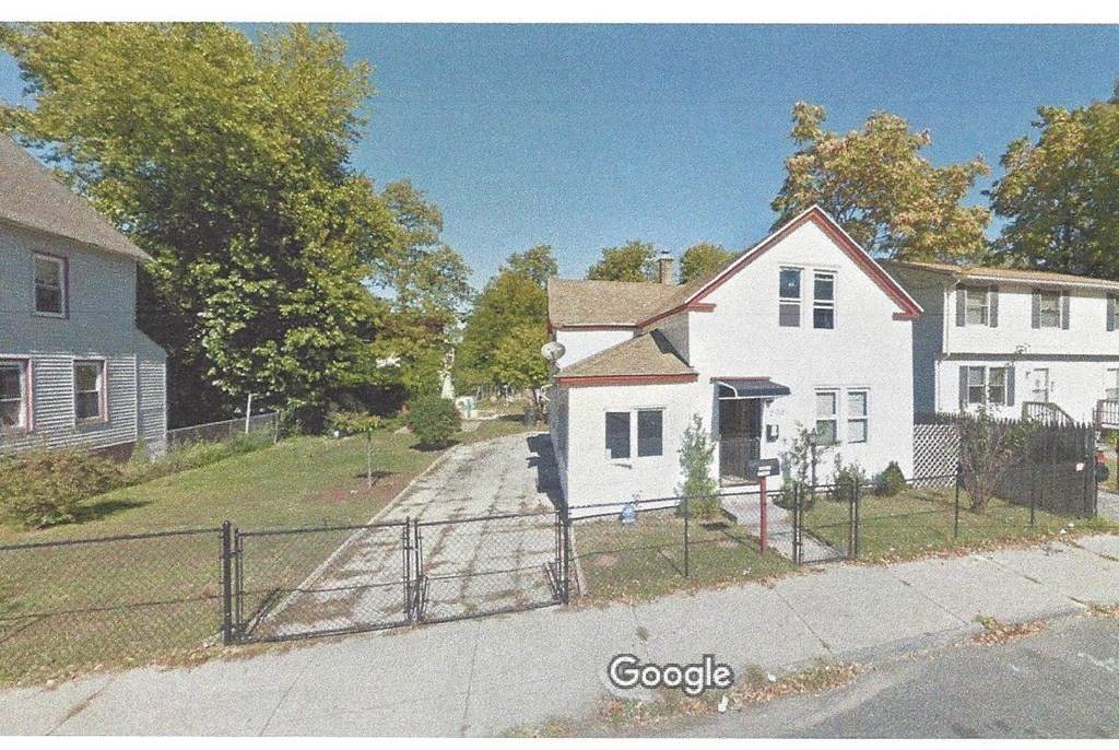 202 Tyler St - Photo 1