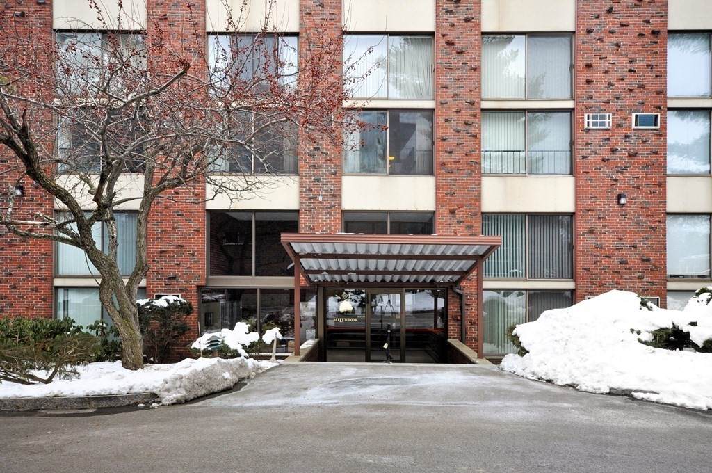 993 Massachusetts Ave - Photo 1