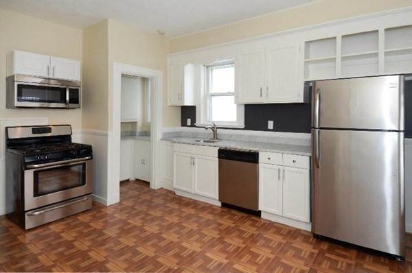 1117 Saratoga St - Photo 1