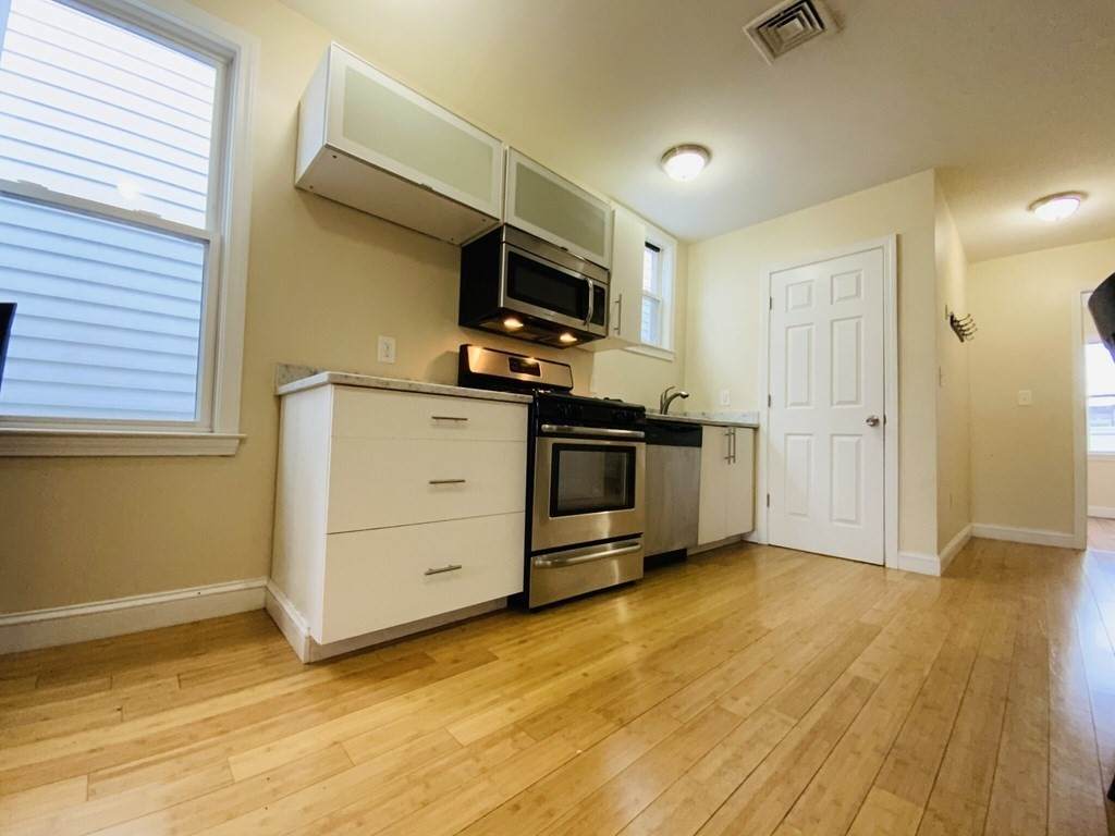 103 Orleans St - Photo 1