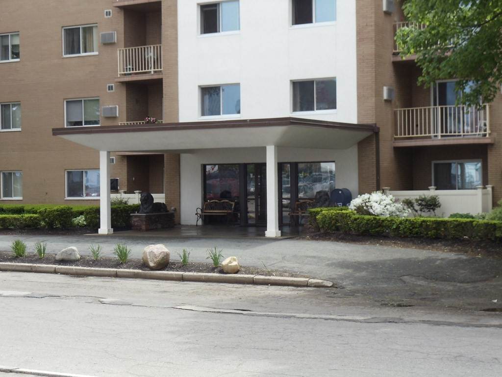20 Camelot Way - Photo 1