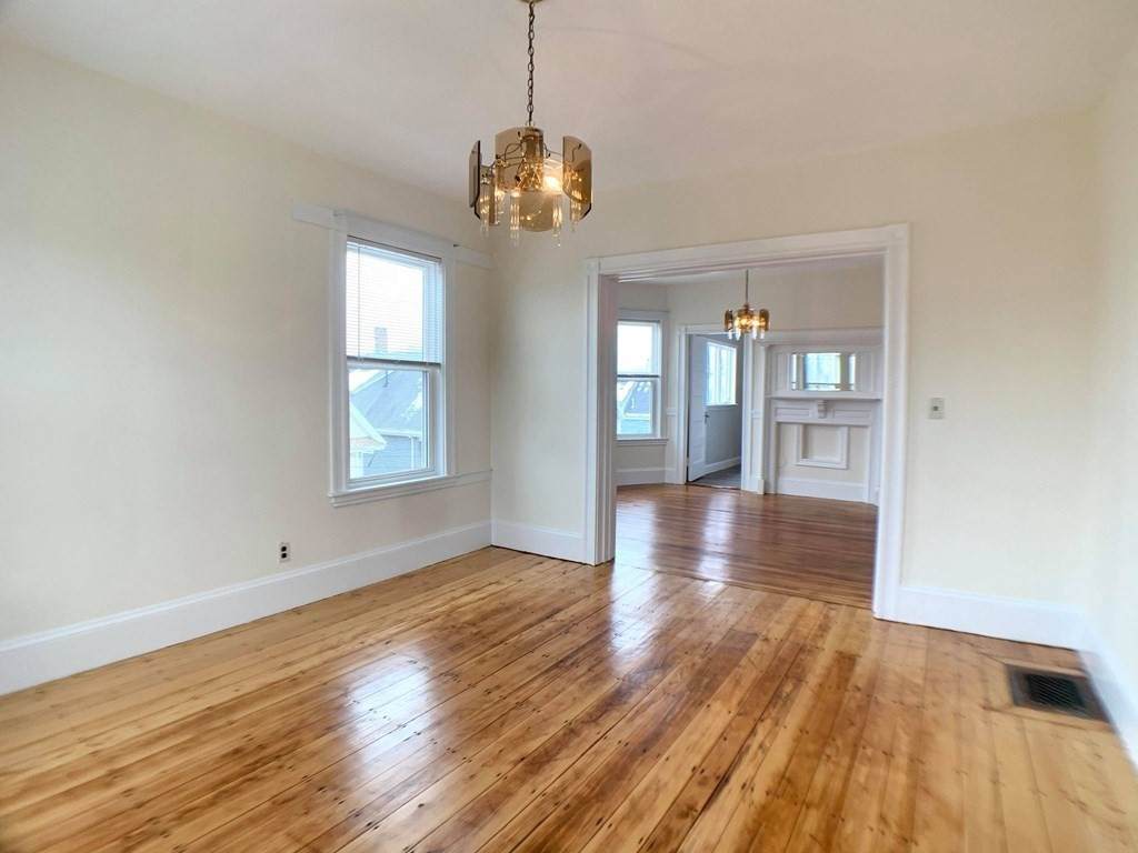 164 Glen St. - Photo 1