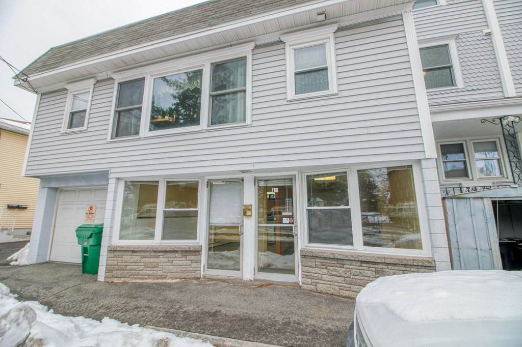 591 Grattan St - Photo 1