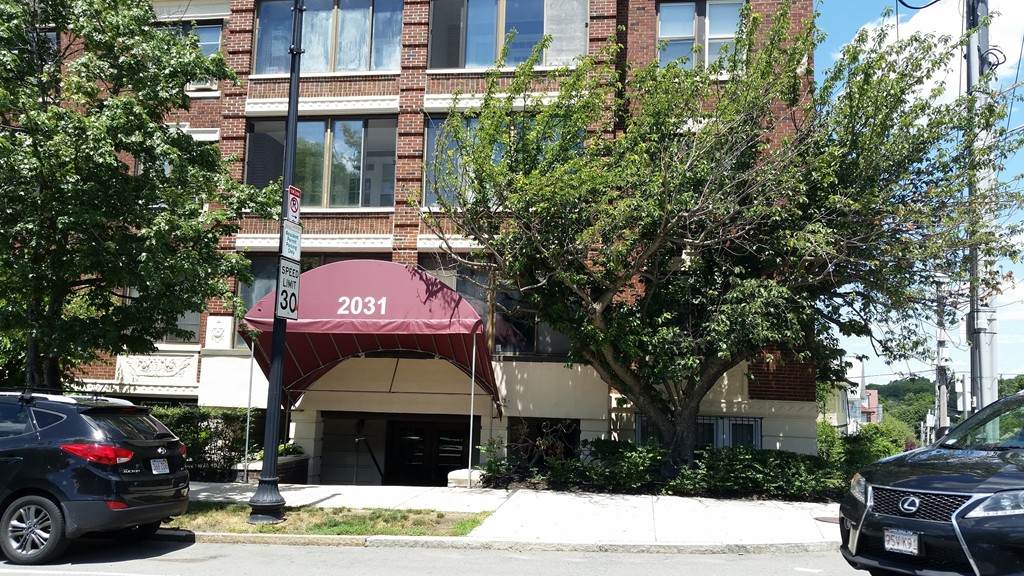 2031 Commonwealth - Photo 1