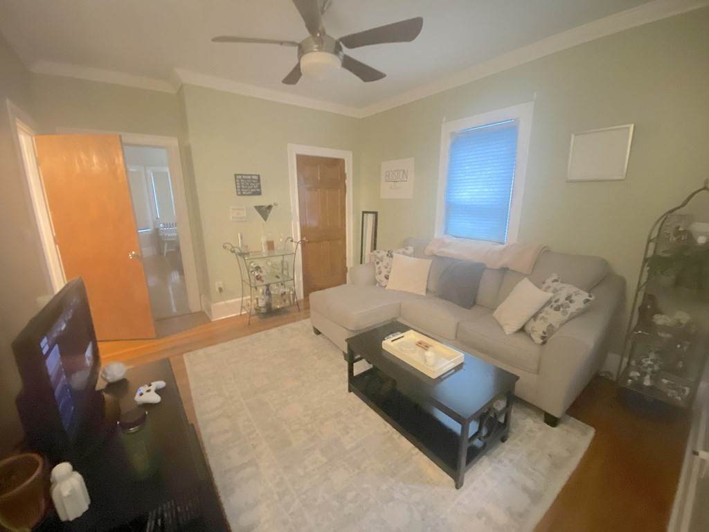 28 Otis St - Photo 1