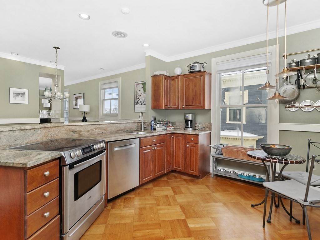 262 Lafayette St - Photo 1