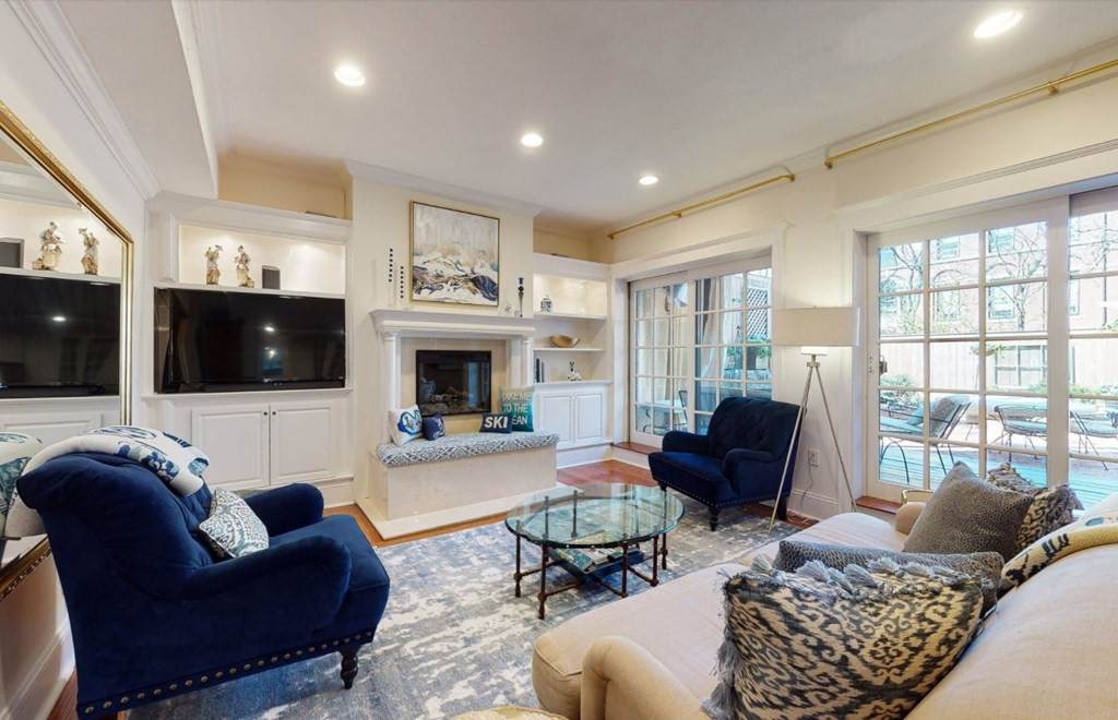 23 Pinckney - Photo 1