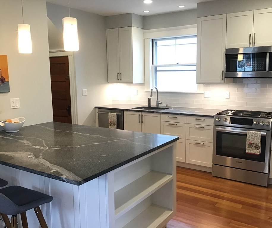 280 Cornell St - Photo 1