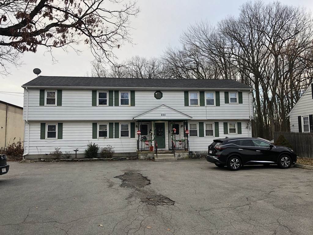 225 Florence St - Photo 1