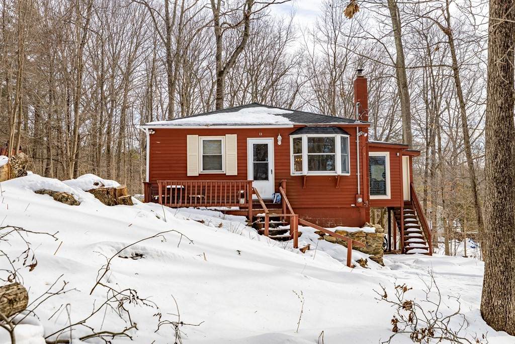 11 Lakeview Dr - Photo 1