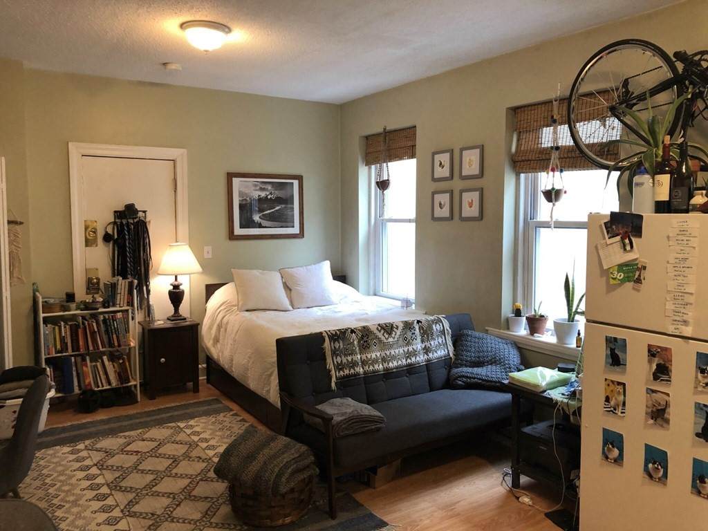 1419 Commonwealth Ave - Photo 1