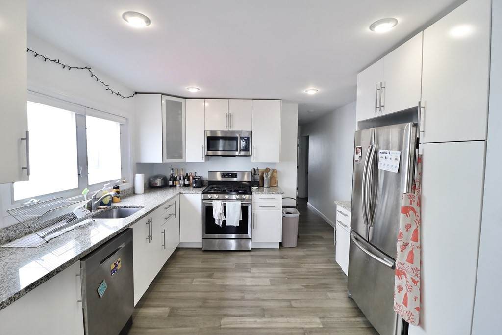 63 Lowell St - Photo 1