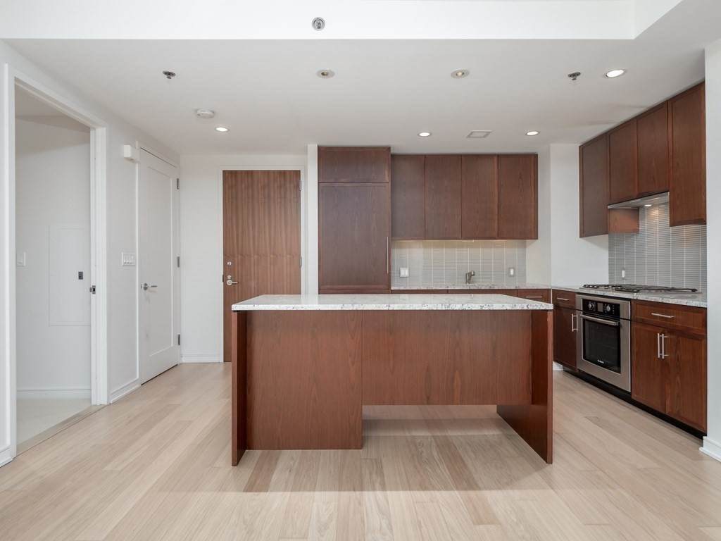 580 Washington St - Photo 1