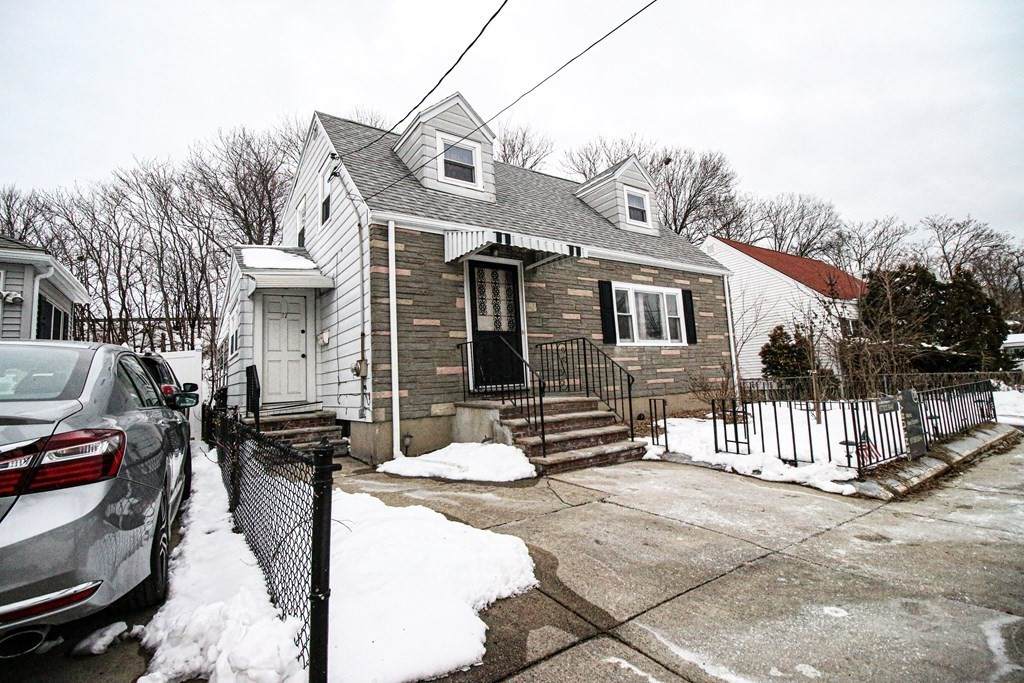37 Columbus St - Photo 1