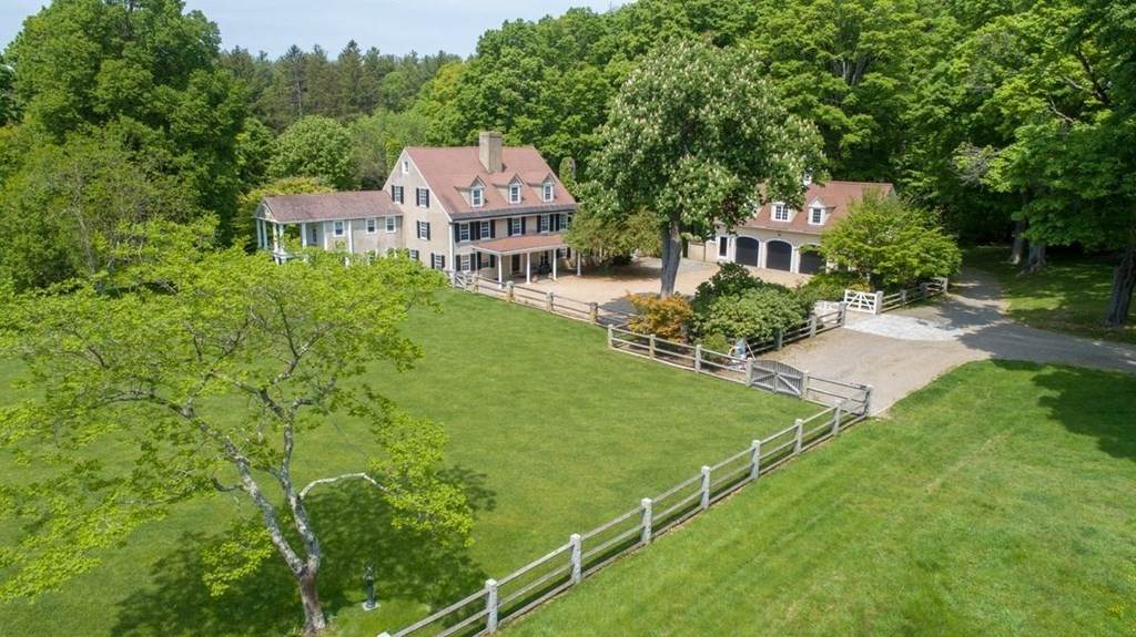 1028 Bay Rd - Photo 1