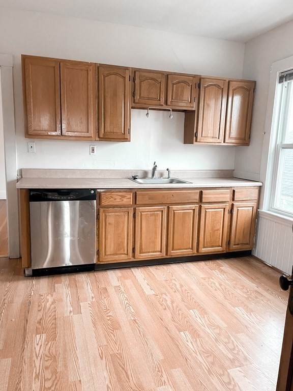 460 Ashmont - Photo 1