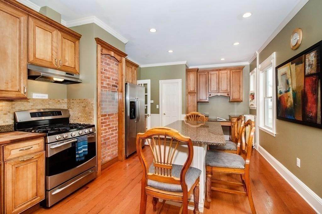 33 Mapleton St - Photo 1