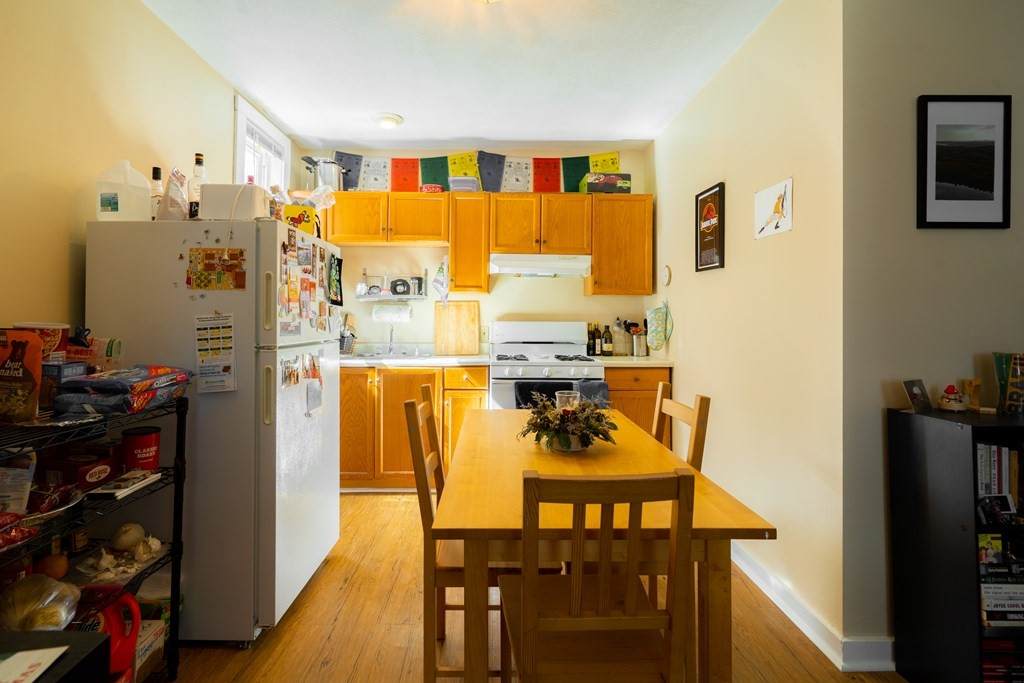 328 Beacon St - Photo 1
