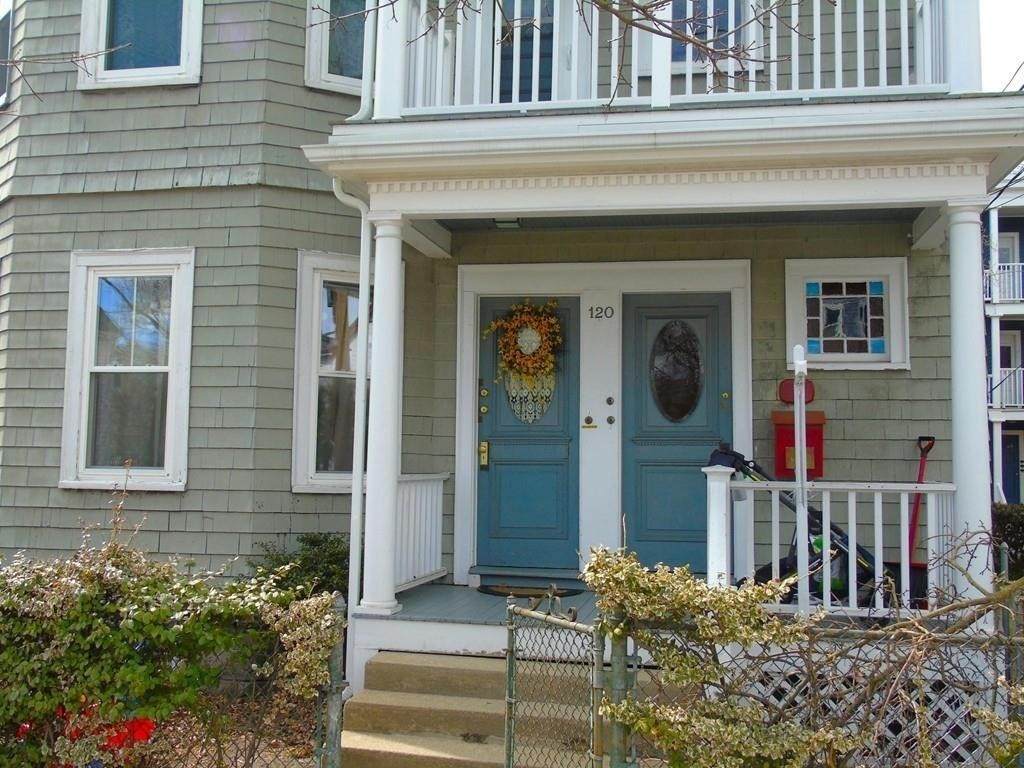 120 Montgomery - Photo 1