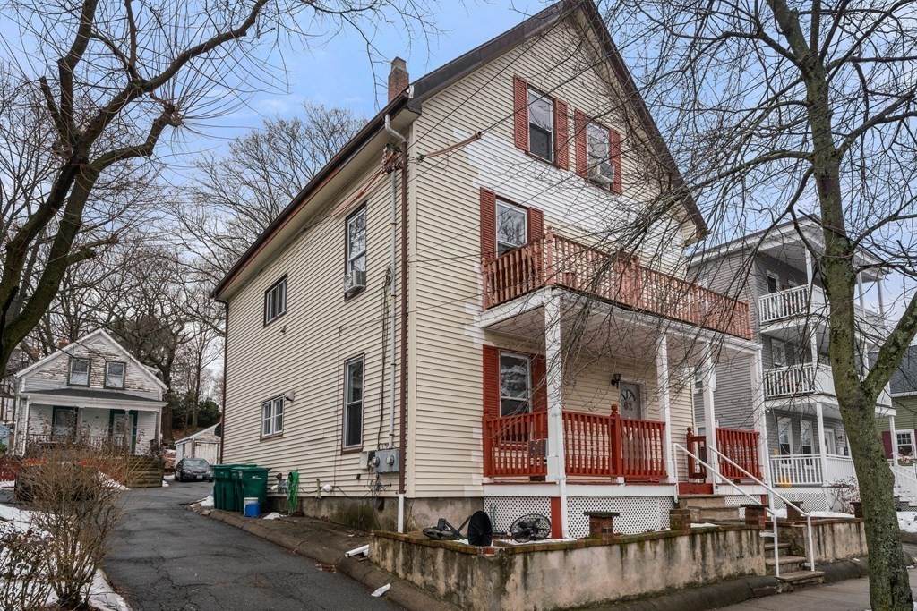 82 Ashland St - Photo 1