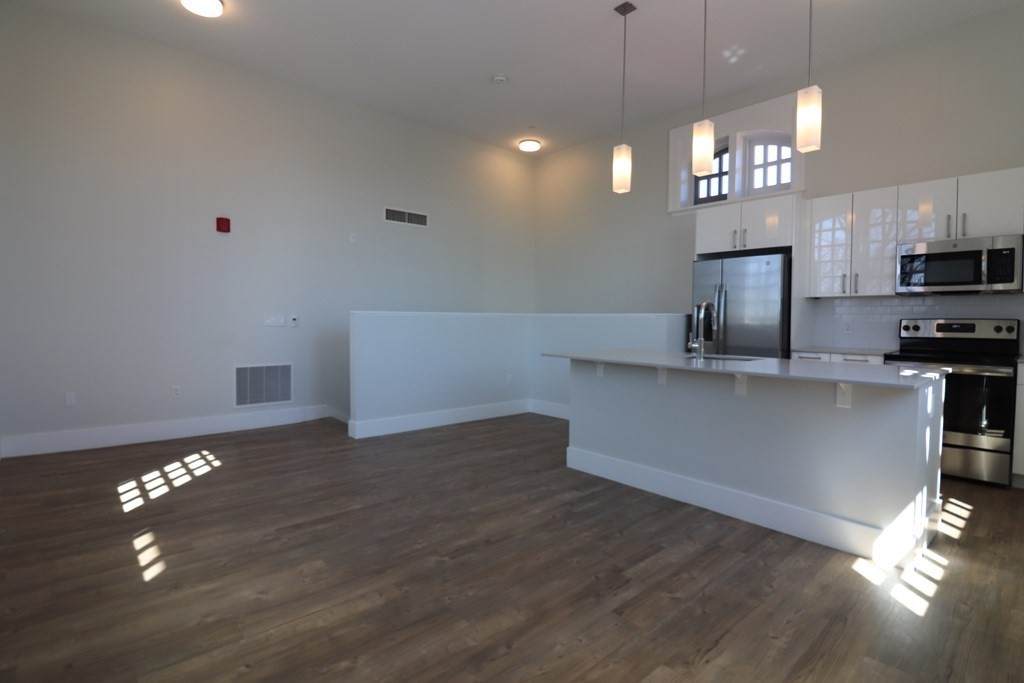185 Washington St - Photo 1