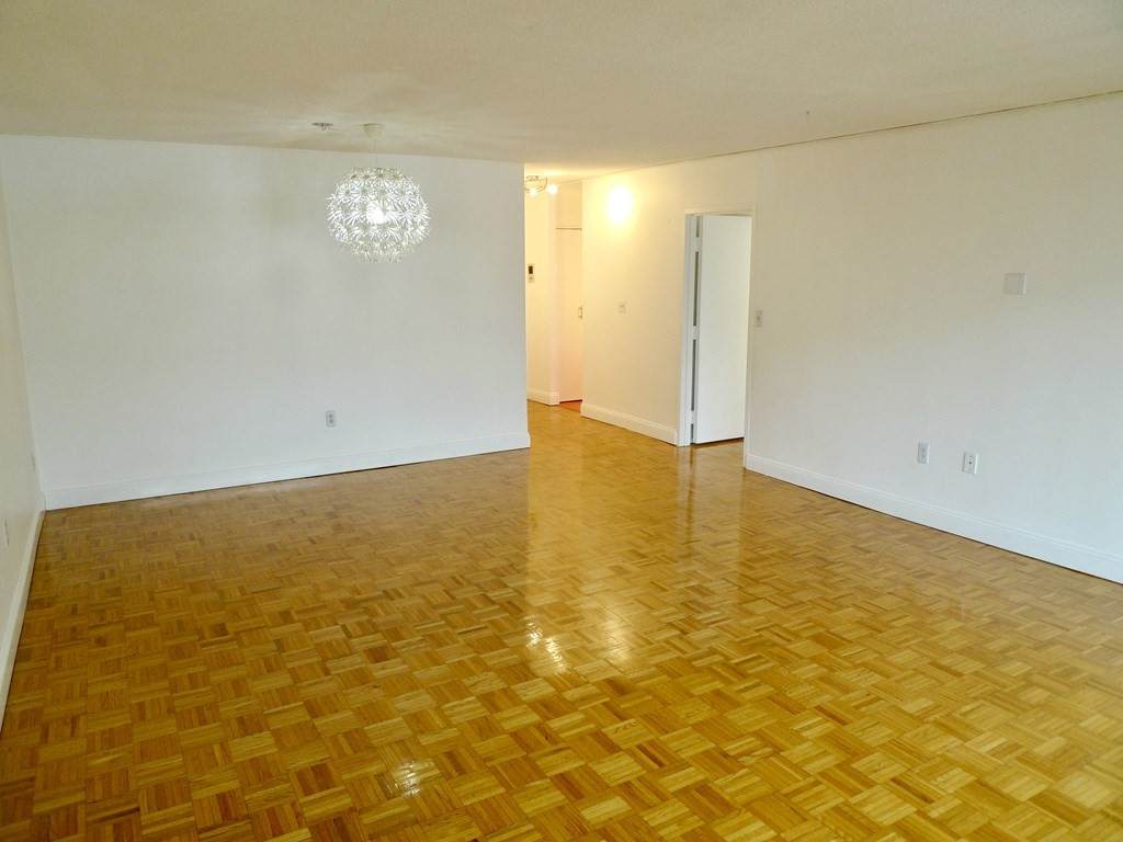 566 Commonwealth - Photo 1