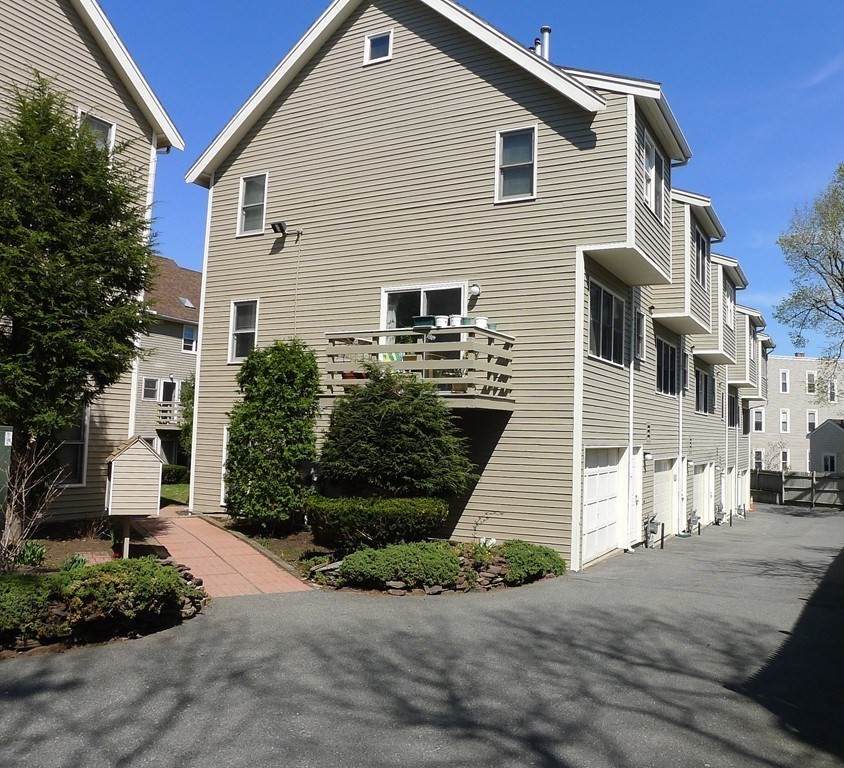54 Crescent Ave - Photo 1