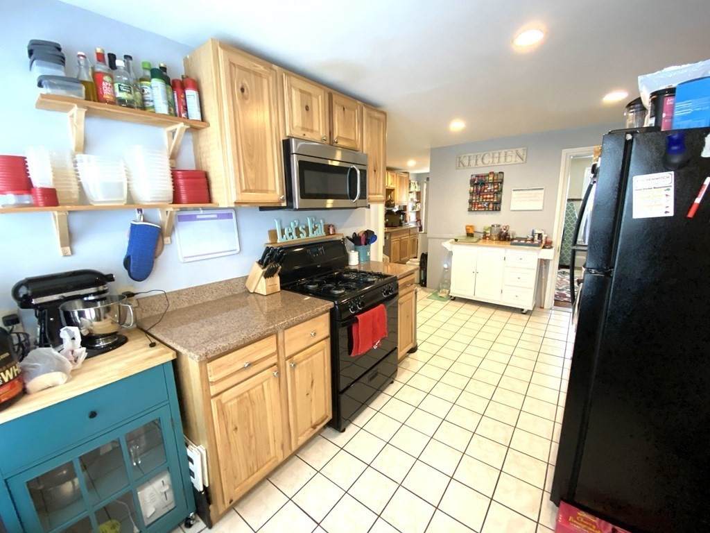 172 Walnut St - Photo 1