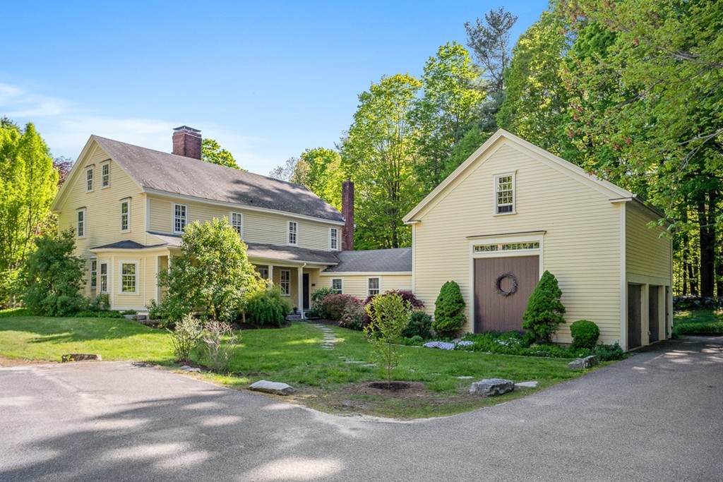 93 Lowell St - Photo 1