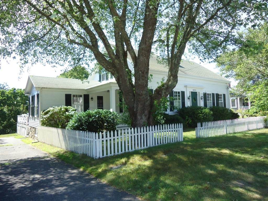 1835 Main Road U: Summer Rental - Photo 1