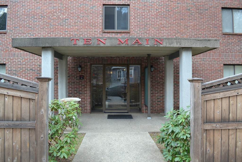 10 Main Street - Photo 1