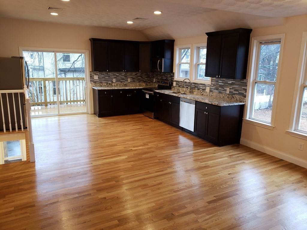 18 Spring St - Photo 1