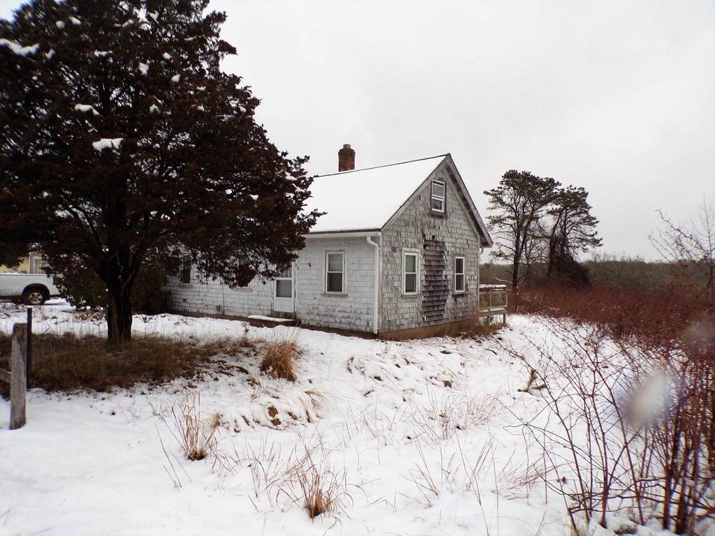 90 School St - Photo 1