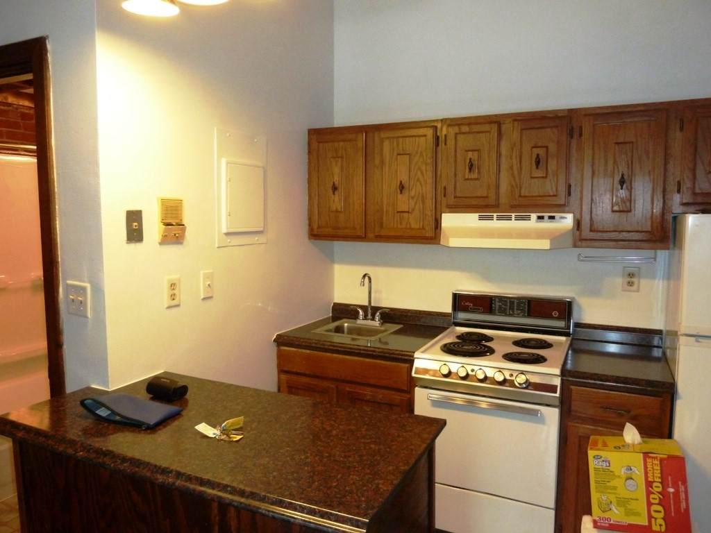 524 Columbus Ave - Photo 1