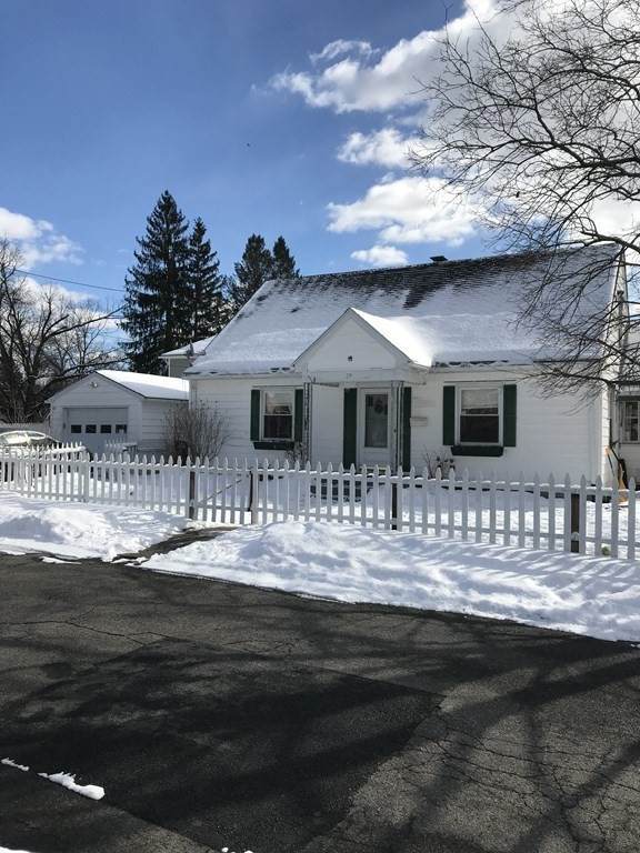 29 Pineywood Ave - Photo 1