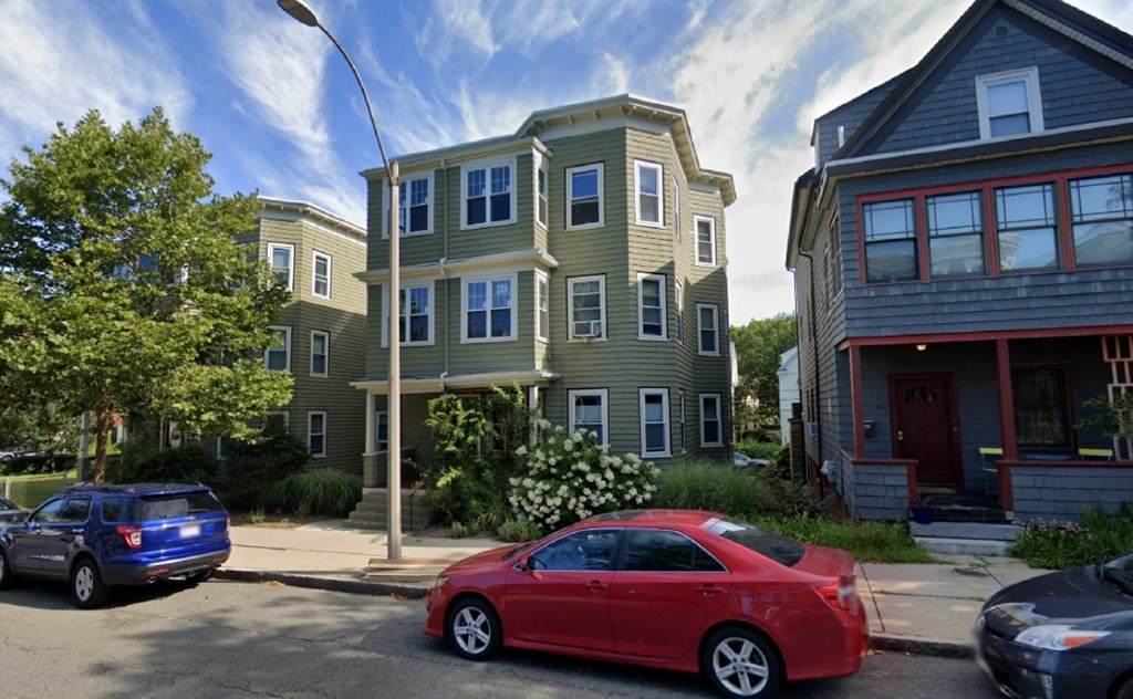 305 Highland Ave - Photo 1