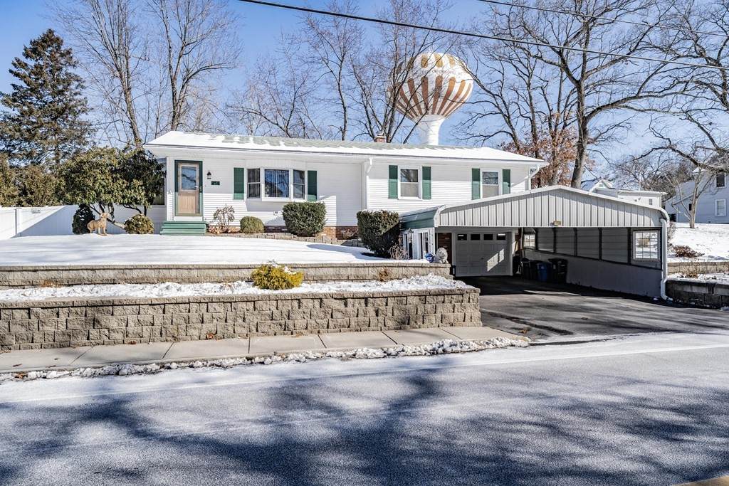 134 College St - Photo 1
