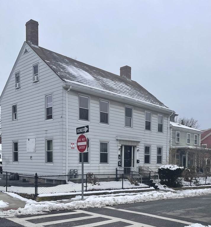 289 Pine St - Photo 1