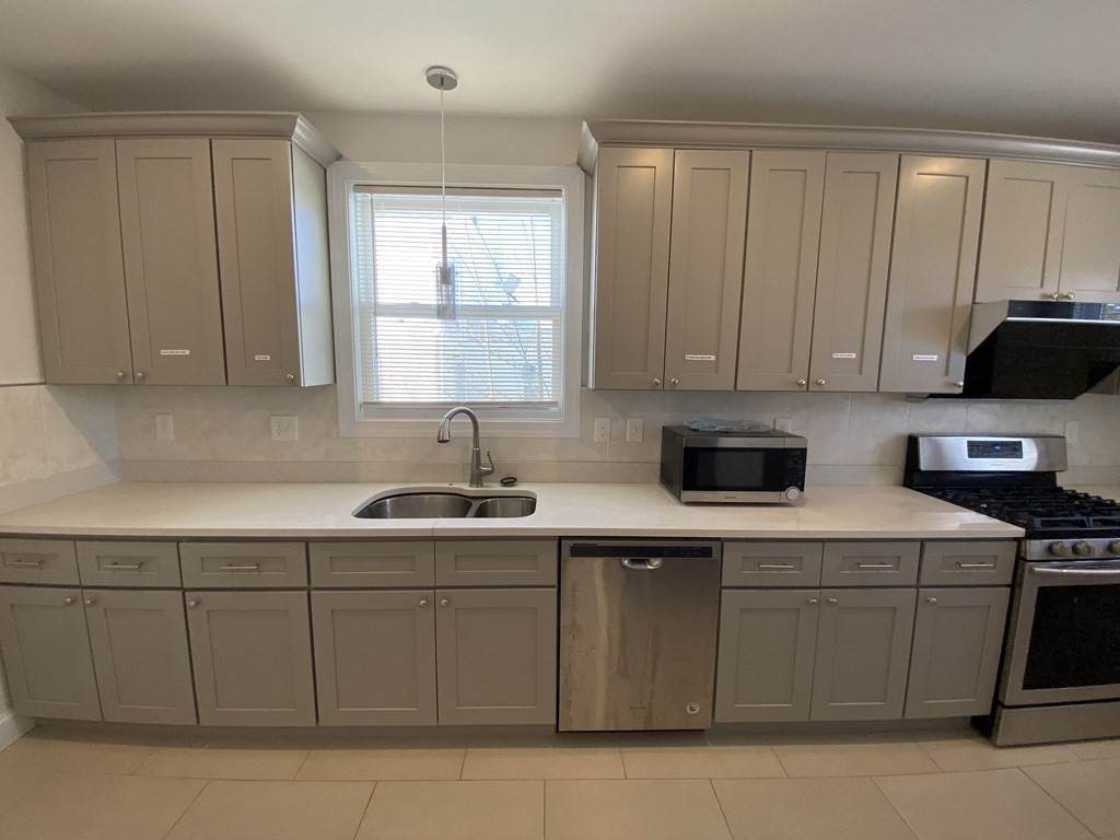18 Standish Ave - Photo 1
