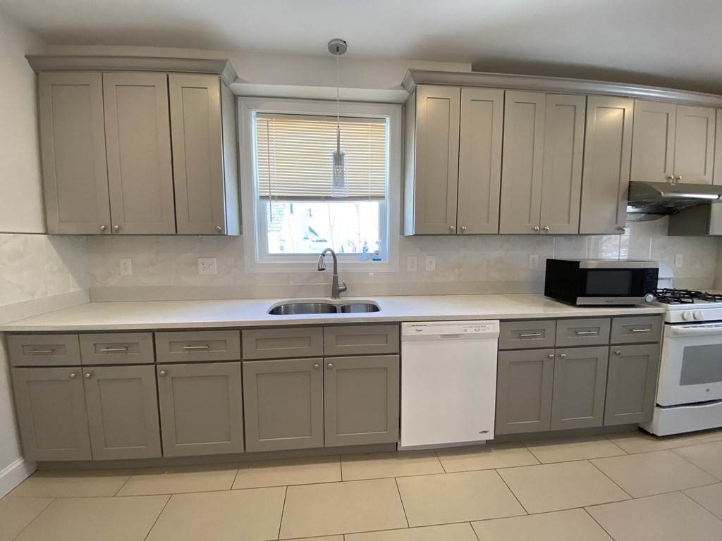 20 Standish Ave - Photo 1