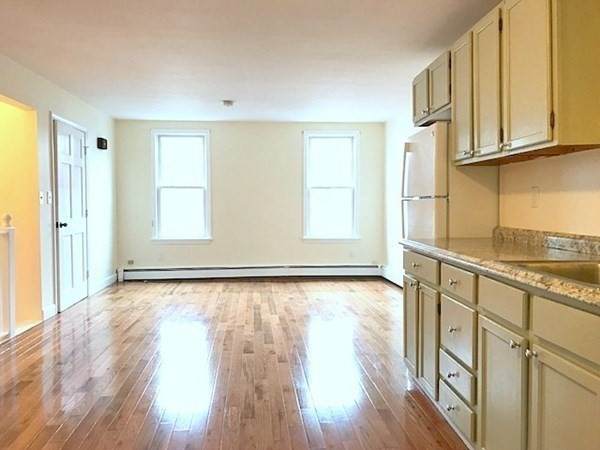 11 Russell - Photo 1