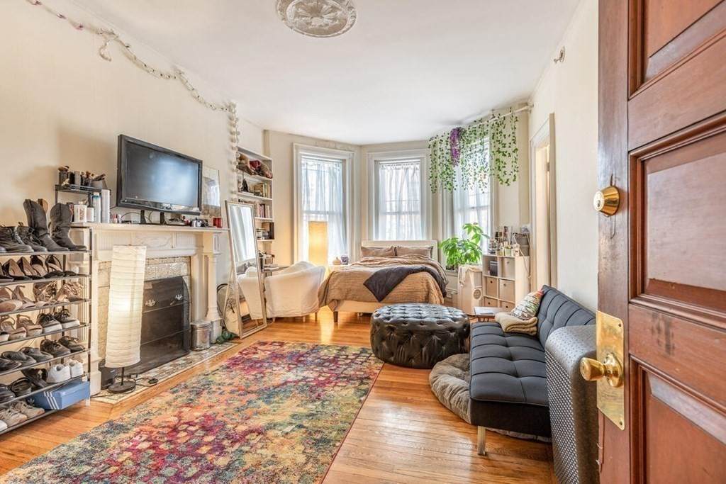 377 Commonwealth Ave - Photo 1