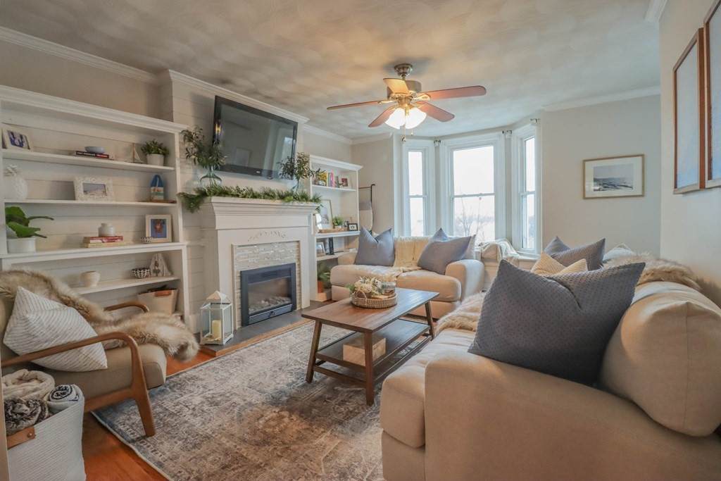 392 E 8th Street - Photo 1